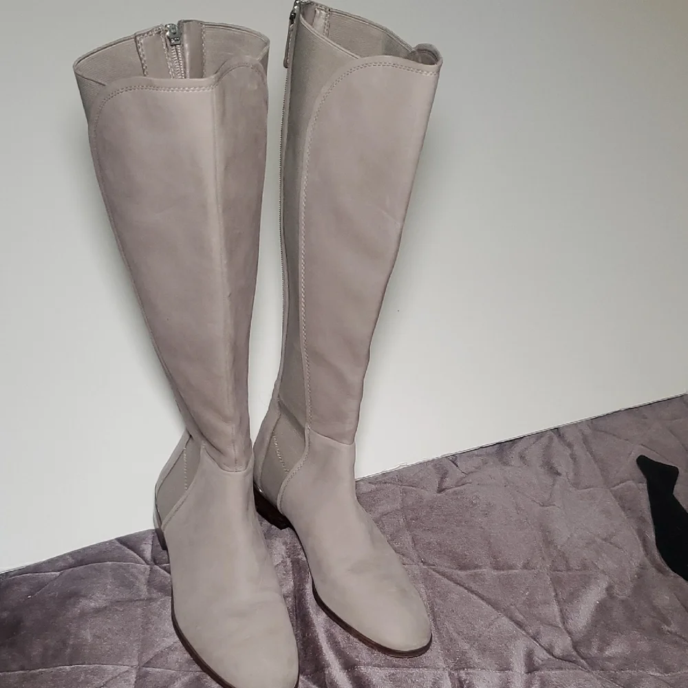 Louise Et Cie Lo Vallery Gore Panelled Women's Boots Sz 9.5 Knee-High in Taupe